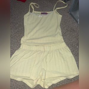 Edikted yellow lounge set